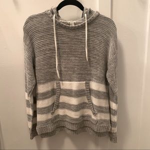NWOT Forever 21 Gray and white knit hoodie